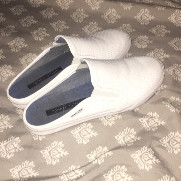 slip on tommy hilfiger’s - Picture 4 of 4